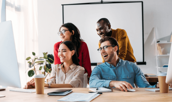 経験豊富な言語エキスパートチーム